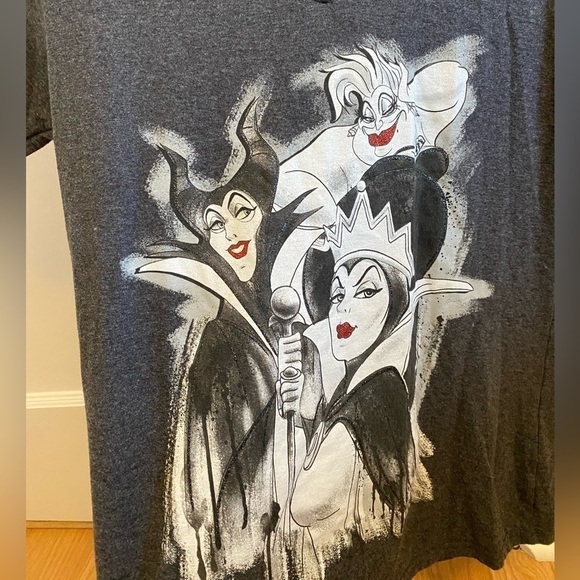 🍍 3/30 Disney size large - Picture 2 of 4